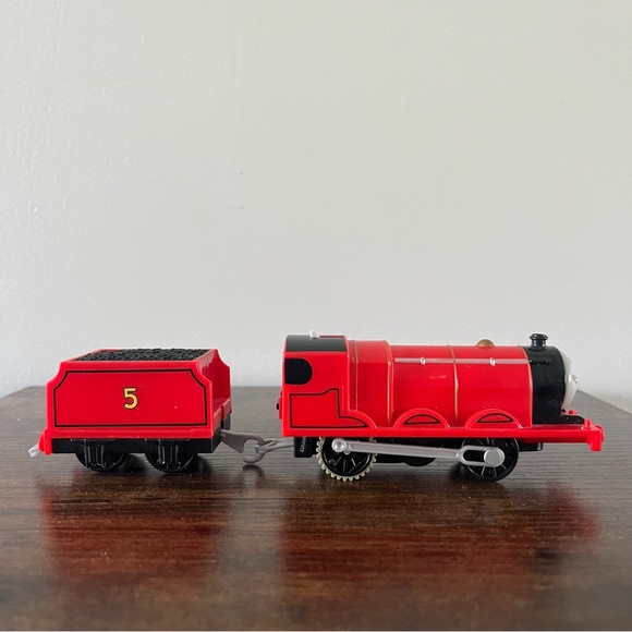 James Trackmaster Motorized Train from Thomas and Friends #5 Needs Batteries - Picture 2 of 6